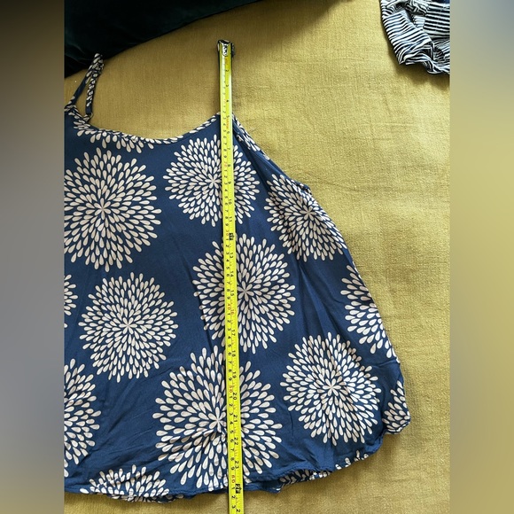 Moroccan camisole with navy print súper flowy and comfortable - Picture 2 of 7